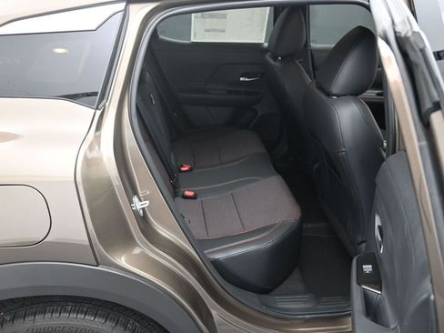 New 2026 Nissan Kicks SR FWD image 24