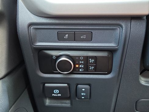 Used 2024 Ford Expedition XLT AWD/4WD image 28