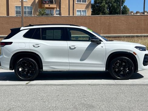 Certified 2026 Volkswagen Tiguan SE R-Line AWD/4WD image 3