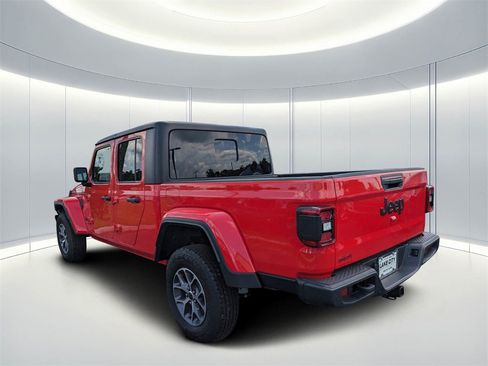 New 2024 Jeep Gladiator Sport image 7