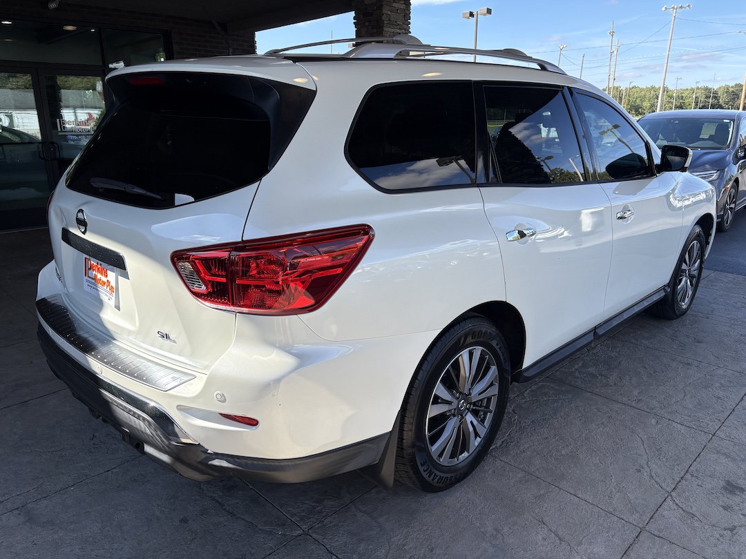Used 2017 Nissan Pathfinder SL w/ SL Tech Package FWD image 6