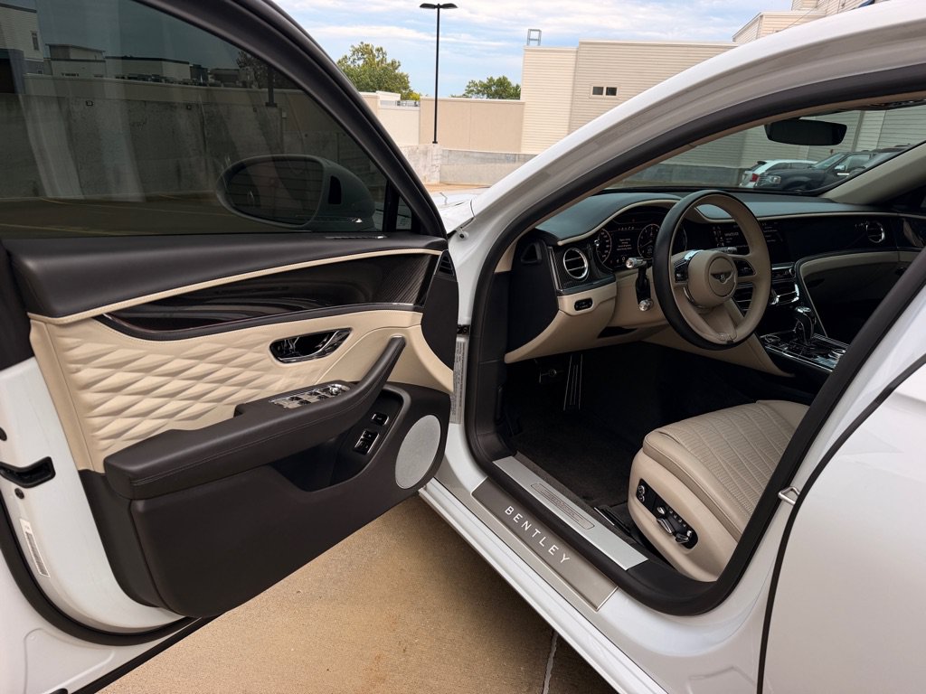 Used 2021 Bentley Flying Spur V8 AWD/4WD image 10