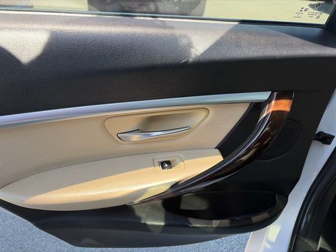 Used 2018 BMW 330i Sedan w/ Convenience Package RWD image 12