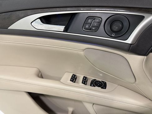 Used 2019 Lincoln MKZ Reserve w/ Reserve Plus Package FWD image 11