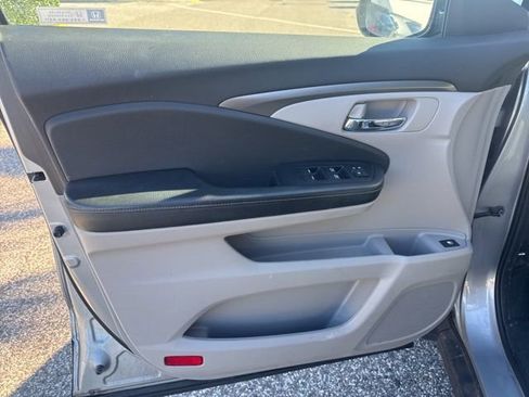 Used 2019 Honda Ridgeline RTL-T image 8