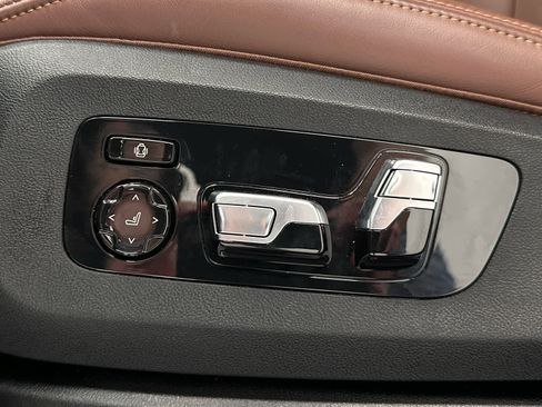 Used 2025 BMW X6 M60i image 11