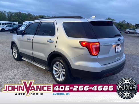 Used 2017 Ford Explorer FWD image 6