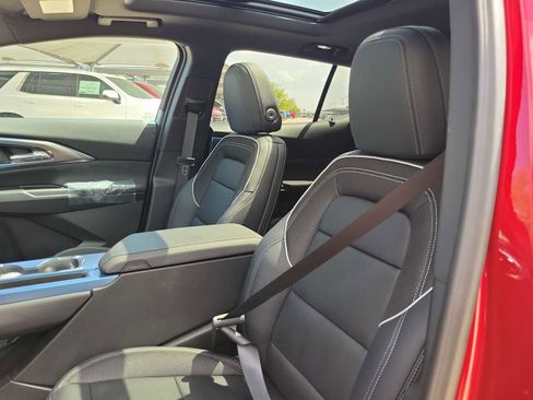 New 2025 Chevrolet Equinox EV LT w/ Convenience Package II image 11