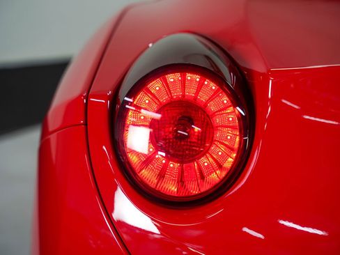 Used 2012 Ferrari California image 21