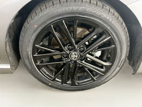 Used 2025 Toyota Camry SE FWD image 11