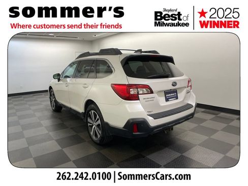 Used 2018 Subaru Outback 2.5i Limited AWD/4WD image 3