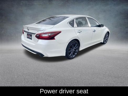 Used 2017 Nissan Altima 2.5 SR FWD image 6