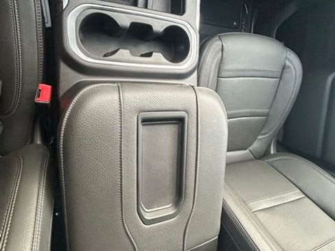 Used 2022 GMC Sierra 3500 Denali image 10