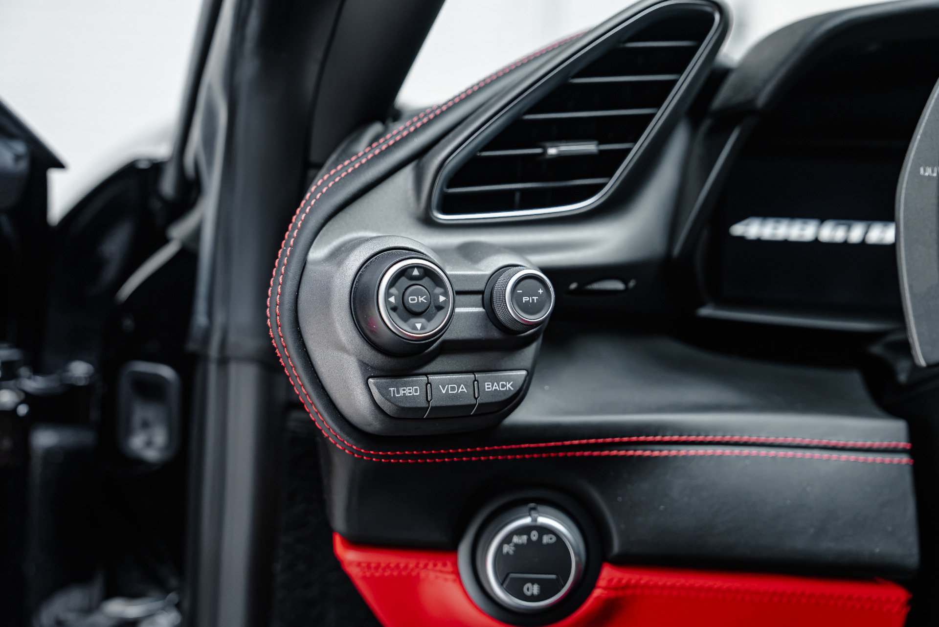 Used 2016 Ferrari 488 GTB RWD image 49