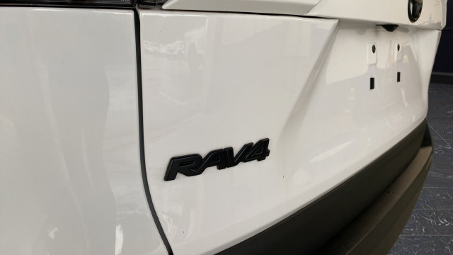 Used 2023 Toyota RAV4 LE AWD/4WD image 32