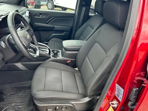 Used 2024 Chevrolet Colorado LT w/ LT Convenience Package II AWD/4WD image 10