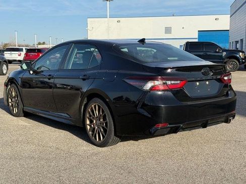Used 2023 Toyota Camry SE image 3