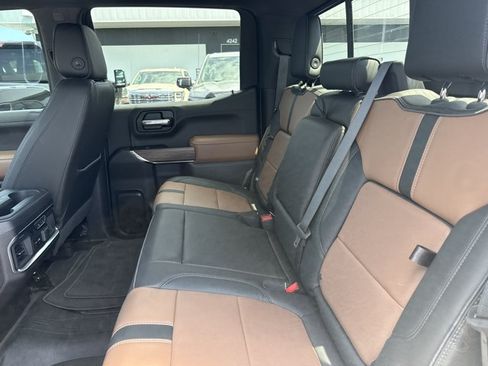 Used 2019 Chevrolet Silverado 1500 High Country w/ Technology Package AWD/4WD image 6