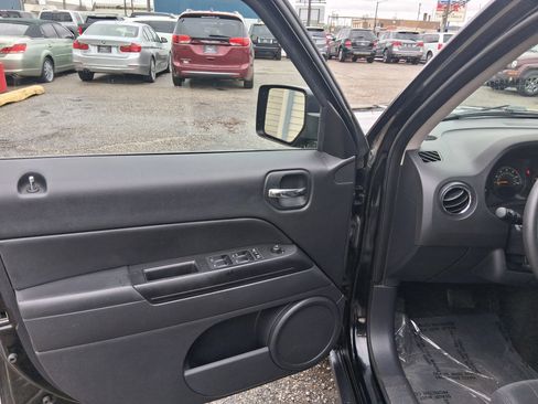 Used 2015 Jeep Patriot Sport w/ Power Value Group FWD image 13