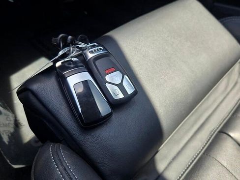 Used 2024 Audi Q5 2.0T Premium w/ Convenience Package AWD/4WD image 22