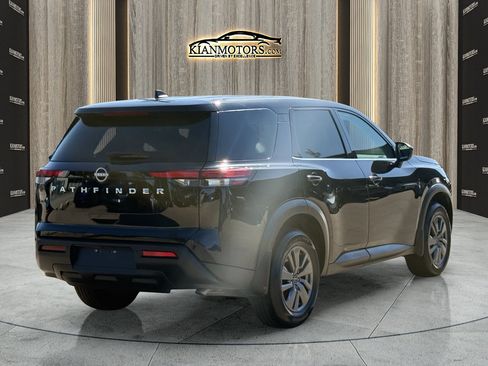 Used 2025 Nissan Pathfinder S FWD image 9