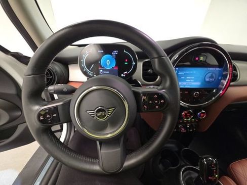 Used 2023 MINI Cooper 4-Door Hardtop w/ Signature Upholstery Package FWD image 37