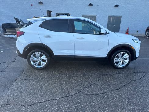 Used 2025 Buick Encore GX Preferred w/ Comfort Package image 11