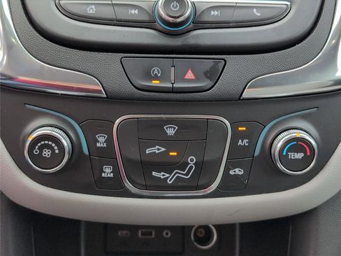 Used 2023 Chevrolet Equinox LT image 20