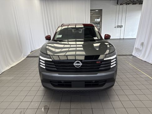 New 2025 Nissan Kicks SR w/ SR Premium Package image 2