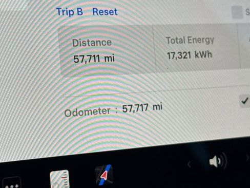 Used 2023 Tesla Model Y Performance image 24