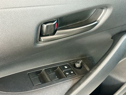 Used 2025 Toyota Corolla LE FWD image 17