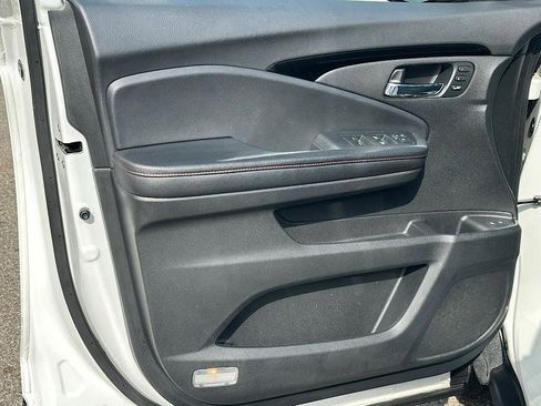 Used 2022 Honda Pilot Black Edition image 14