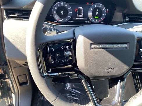 Used 2024 Land Rover Range Rover Evoque Dynamic SE image 16