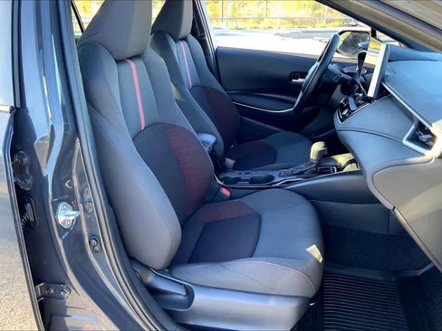 Used 2025 Toyota Corolla SE image 8