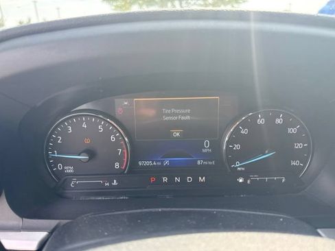 Used 2021 Ford Explorer XLT w/ Equipment Group 202A AWD/4WD image 17