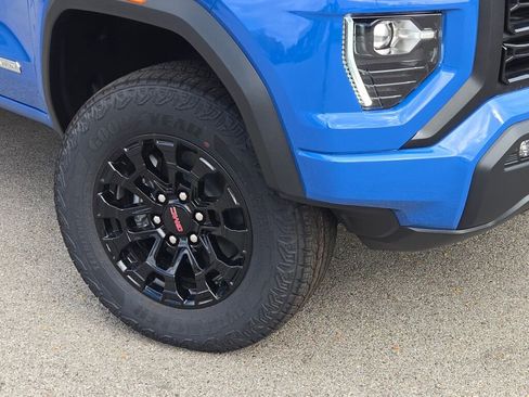 New 2026 GMC Canyon Elevation w/ Convenience Package image 3