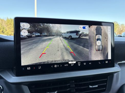 Used 2025 Ford Explorer ST-Line w/ Premium Package image 17