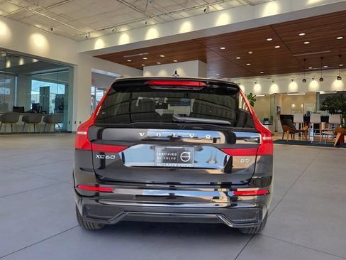 Certified 2024 Volvo XC60 B5 Core w/ Climate Package AWD/4WD image 4