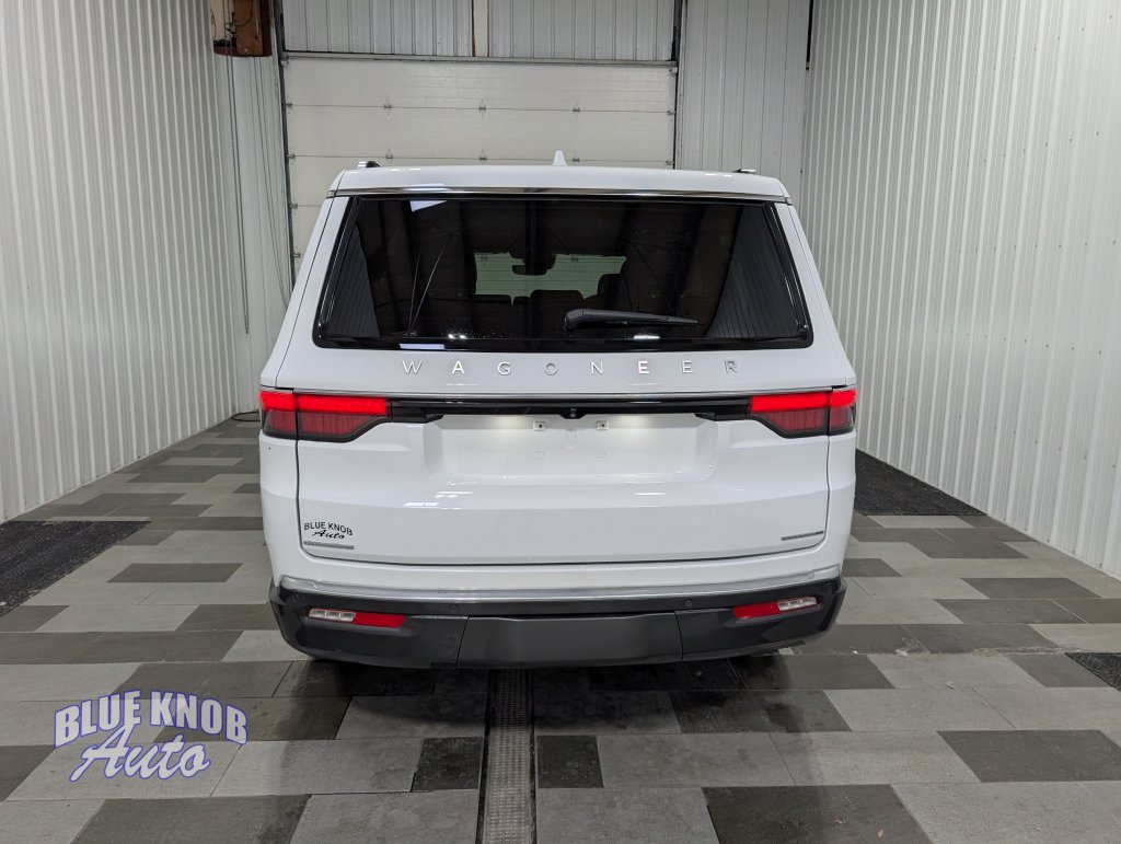 Used 2022 Jeep Wagoneer Series III w/ Convenience Group I AWD/4WD image 3