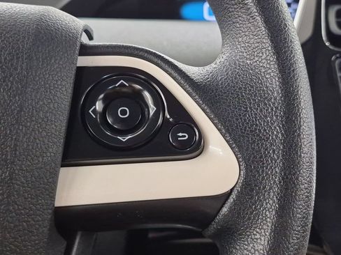 Used 2016 Toyota Prius Two FWD image 18