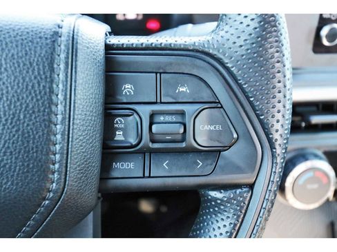 Used 2025 Toyota Tacoma SR image 11