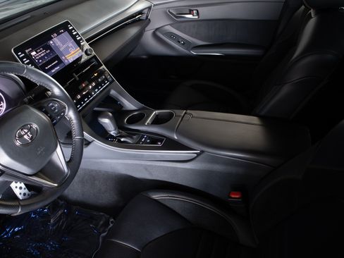 Used 2021 Toyota Avalon Touring w/ Advanced Safety Package FWD image 22