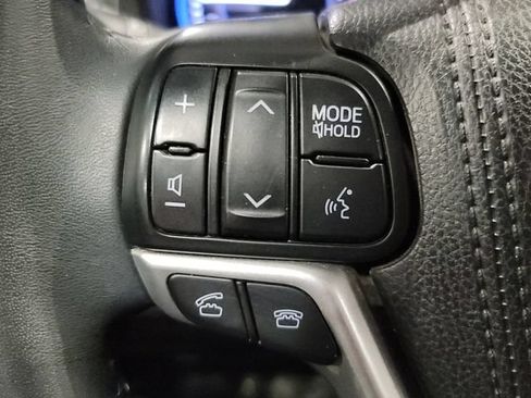 Used 2016 Toyota Highlander XLE AWD/4WD image 33