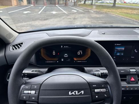 Used 2025 Kia K4 FWD image 29