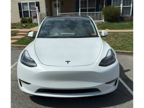 Used 2024 Tesla Model Y Performance image 1