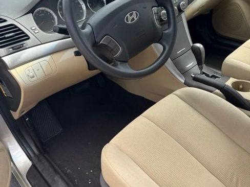 Used 2010 Hyundai Sonata GLS FWD image 10