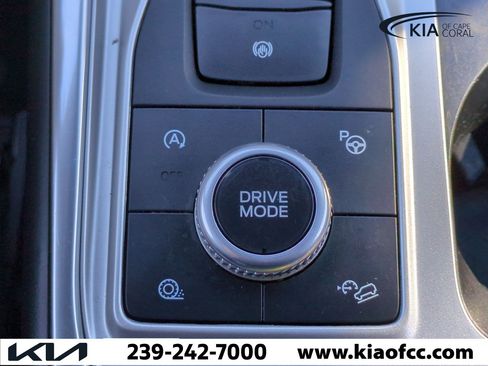 Used 2020 Ford Explorer Platinum w/ Premium Technology Package image 26