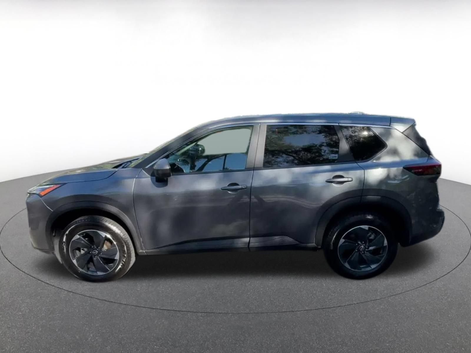 Used 2025 Nissan Rogue SV AWD/4WD image 8