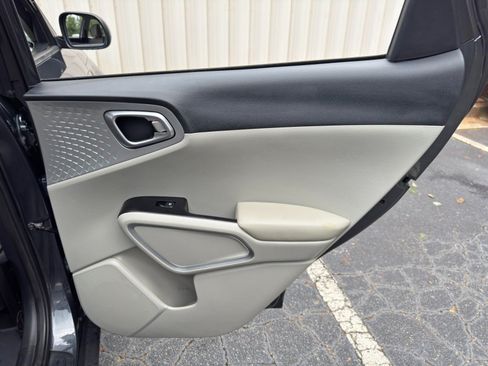 Used 2022 Kia Soul LX FWD image 34