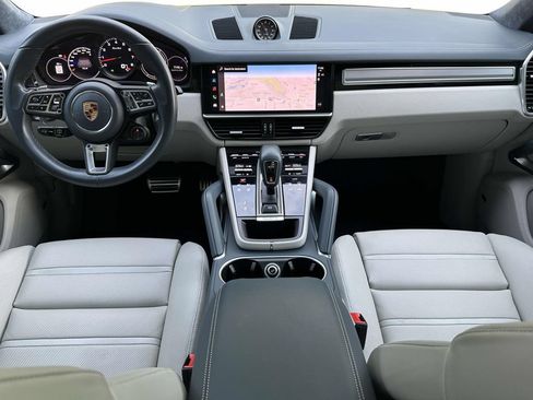 Certified 2022 Porsche Cayenne Turbo AWD/4WD image 15